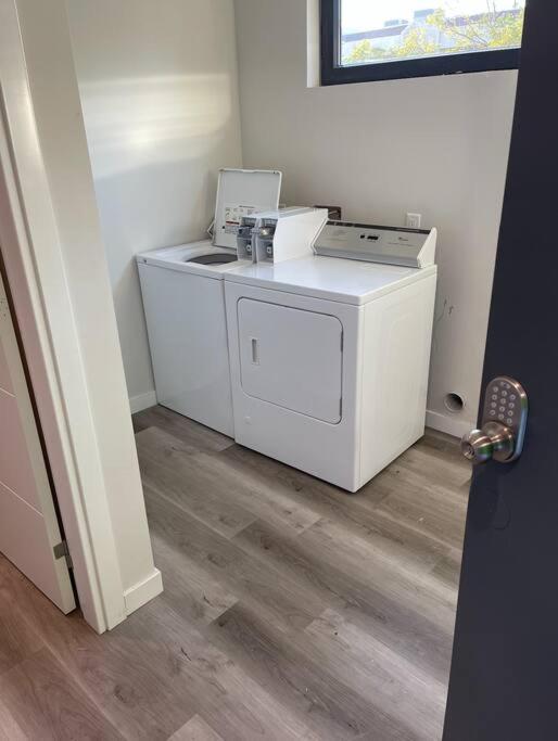 Appartement Luxurious Furnished W Full Kitchen In Sd *